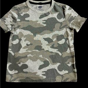 Boys short sleeve shirt.